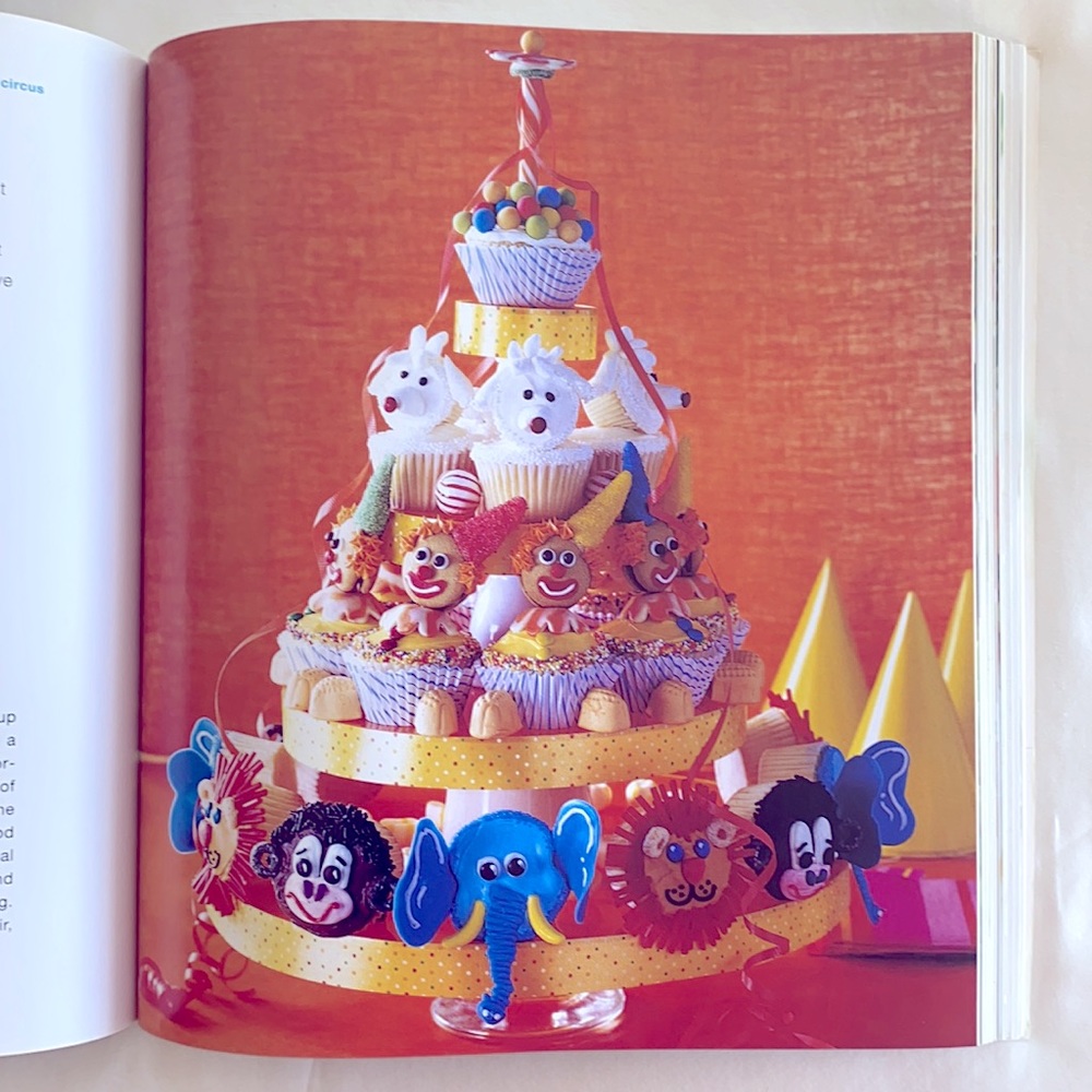 LIKE NEW !!🧁Hello, Cupcake! Irresistible Playful Creations Anyone Can Make. - Picture 2 of 6